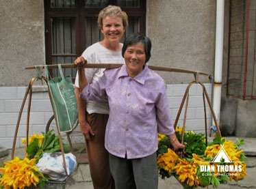 Pumpkin blooms are a hot commodity in the streets of China.